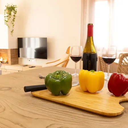 El Sueno Del Buho 3. Chimenea Y Terraza.