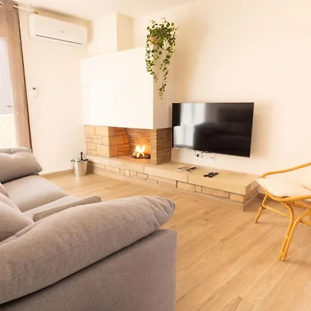 El Sueno Del Buho 3. Chimenea Y Terraza. בסייטה