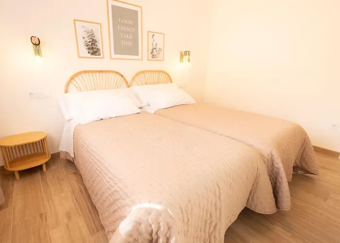 El Sueno Del Buho 3. Chimenea Y Terraza. * Beceite