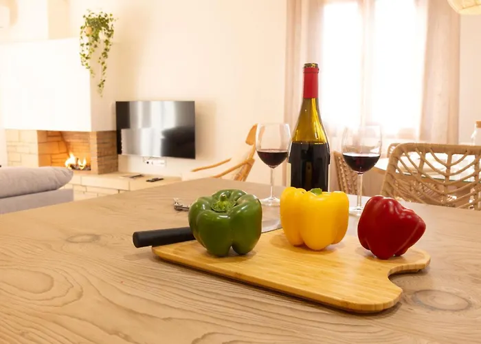 El Sueno Del Buho 3. Chimenea Y Terraza.