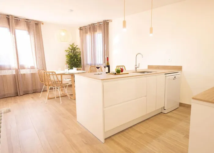 El Sueno Del Buho 3. Chimenea Y Terraza. *