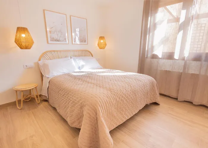 El Sueno Del Buho 3. Chimenea Y Terraza.